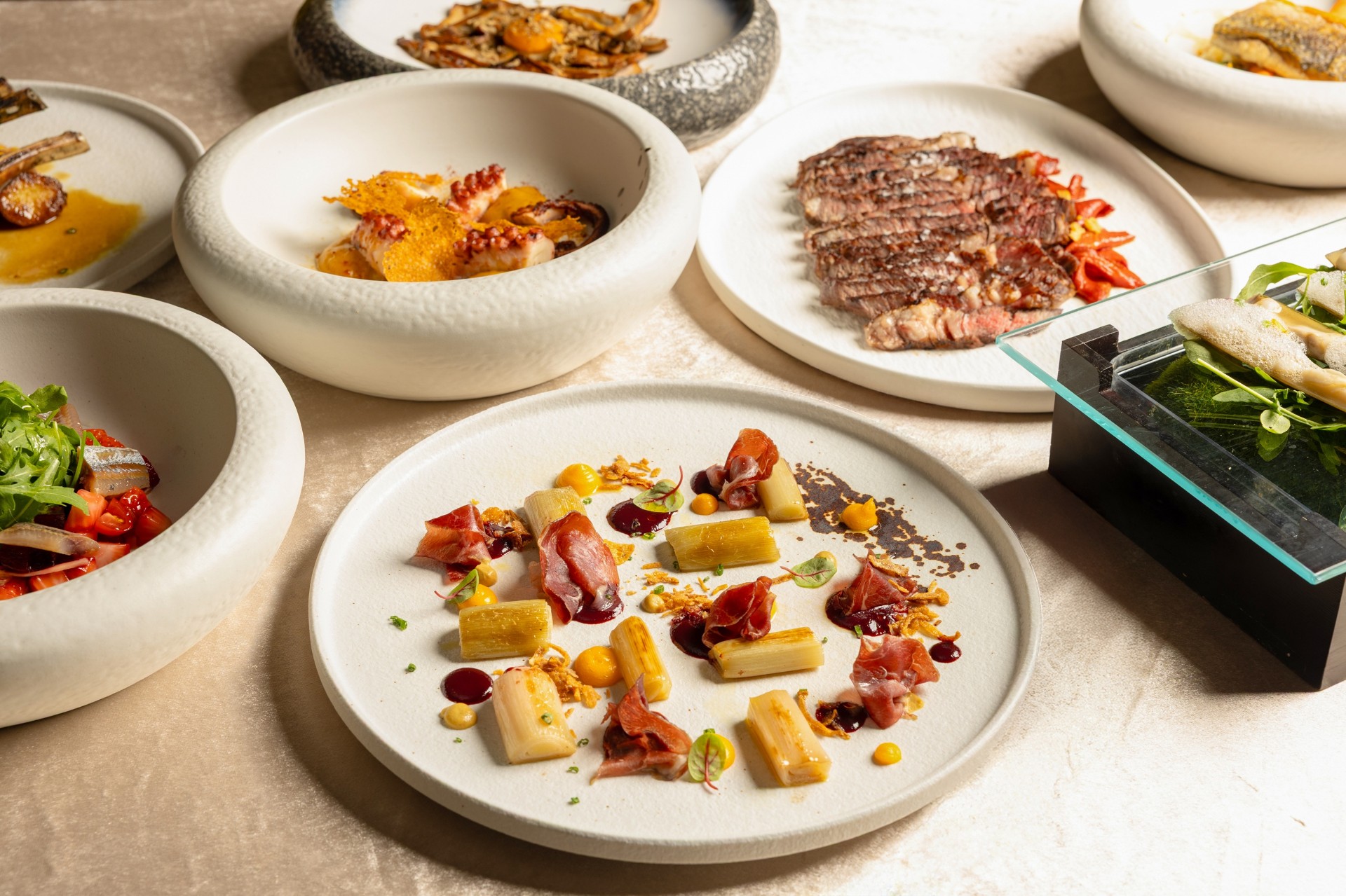 อัลบริเซียส์ โรงแรมชาเทรียม สาทร กรุงเทพฯ ต้อนรับเชฟโรแบร์โต กอนซาเลซ อลอนโซ ประสบการณ์อาหารสเปนต้นตำรับในมิติใหม่